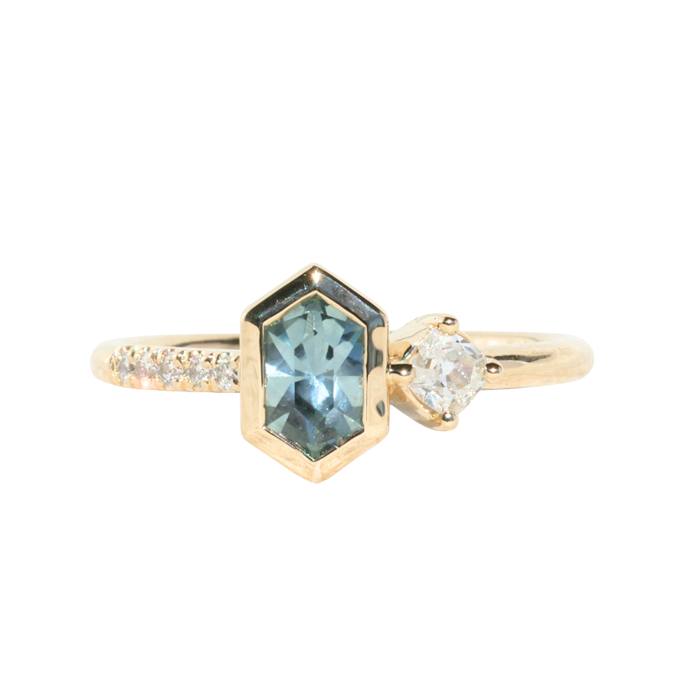 0.67ct Untreated Elongated Hexagon Montana Sapphire & 0.11ct Round Antique Old Mine Cut Diamond Toi Et Moi Ring in 14k Yellow Gold