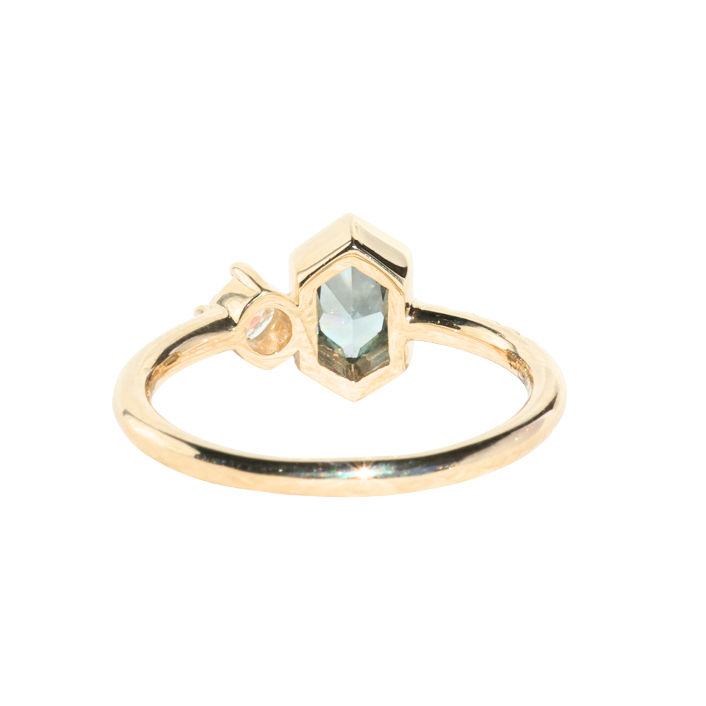 0.67ct Untreated Elongated Hexagon Montana Sapphire & 0.11ct Round Antique Old Mine Cut Diamond Toi Et Moi Ring in 14k Yellow Gold