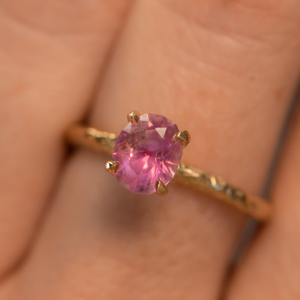 1.35ct Oval Hot Pink Montana Sapphire Evergreen Carved 4 Prong Solitaire in 14k Yellow Gold