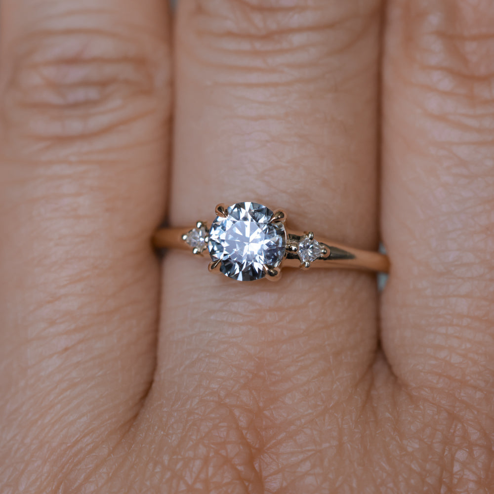 0.98ct Round Color Shifting Untreated Montana Sapphire and Princess Cut Diamond Rapids Low Profile Ring in 14k Yellow Gold