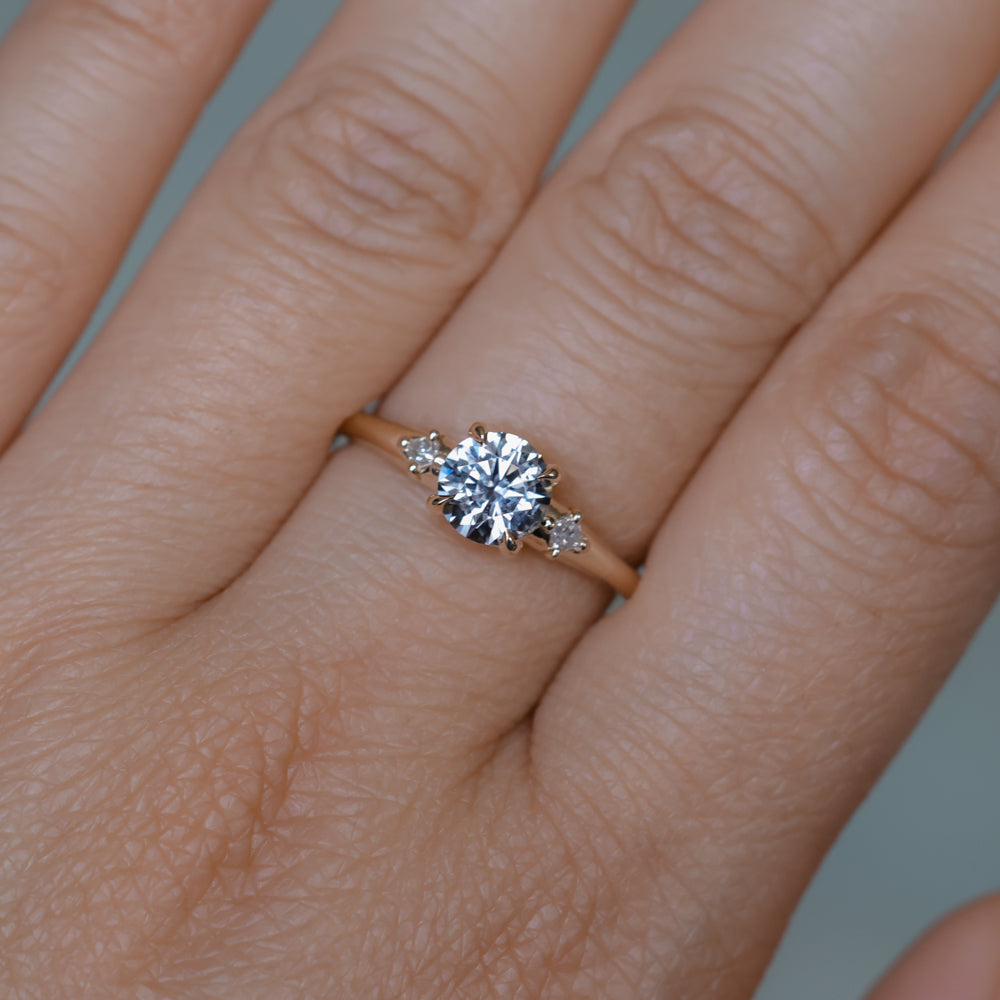 0.98ct Round Color Shifting Untreated Montana Sapphire and Princess Cut Diamond Rapids Low Profile Ring in 14k Yellow Gold