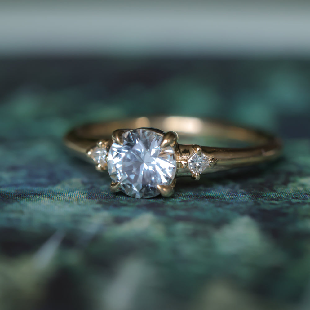 0.98ct Round Color Shifting Untreated Montana Sapphire and Princess Cut Diamond Rapids Low Profile Ring in 14k Yellow Gold