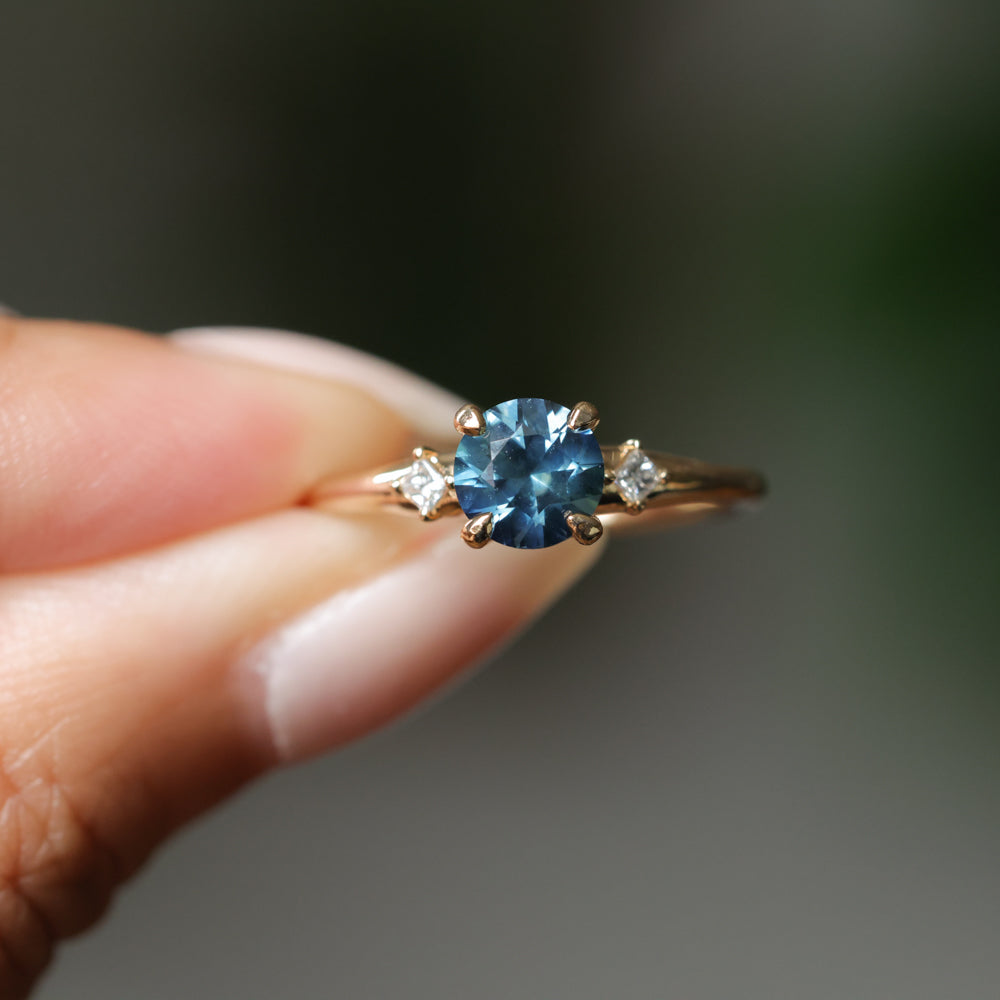 1.03ct Round Montana Sapphire and Princess Cut Diamond Rapids Low Profile Ring in 14k Yellow Gold