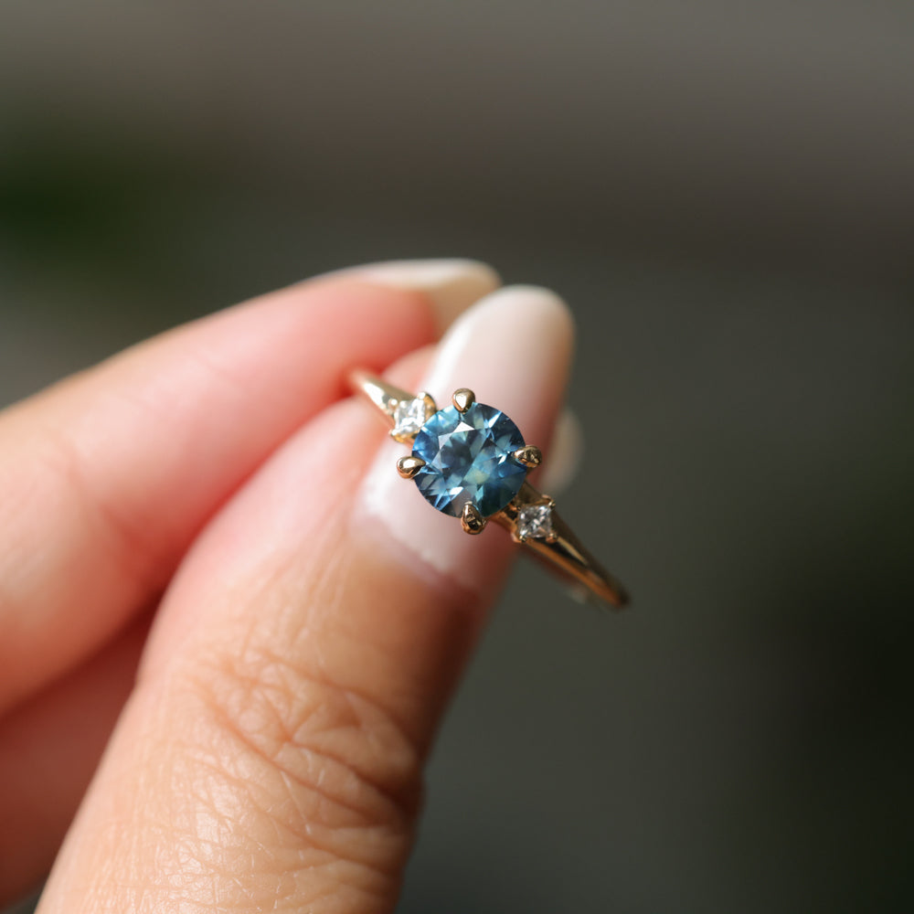 1.03ct Round Montana Sapphire and Princess Cut Diamond Rapids Low Profile Ring in 14k Yellow Gold
