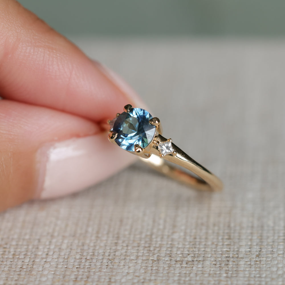 1.03ct Round Montana Sapphire and Princess Cut Diamond Rapids Low Profile Ring in 14k Yellow Gold