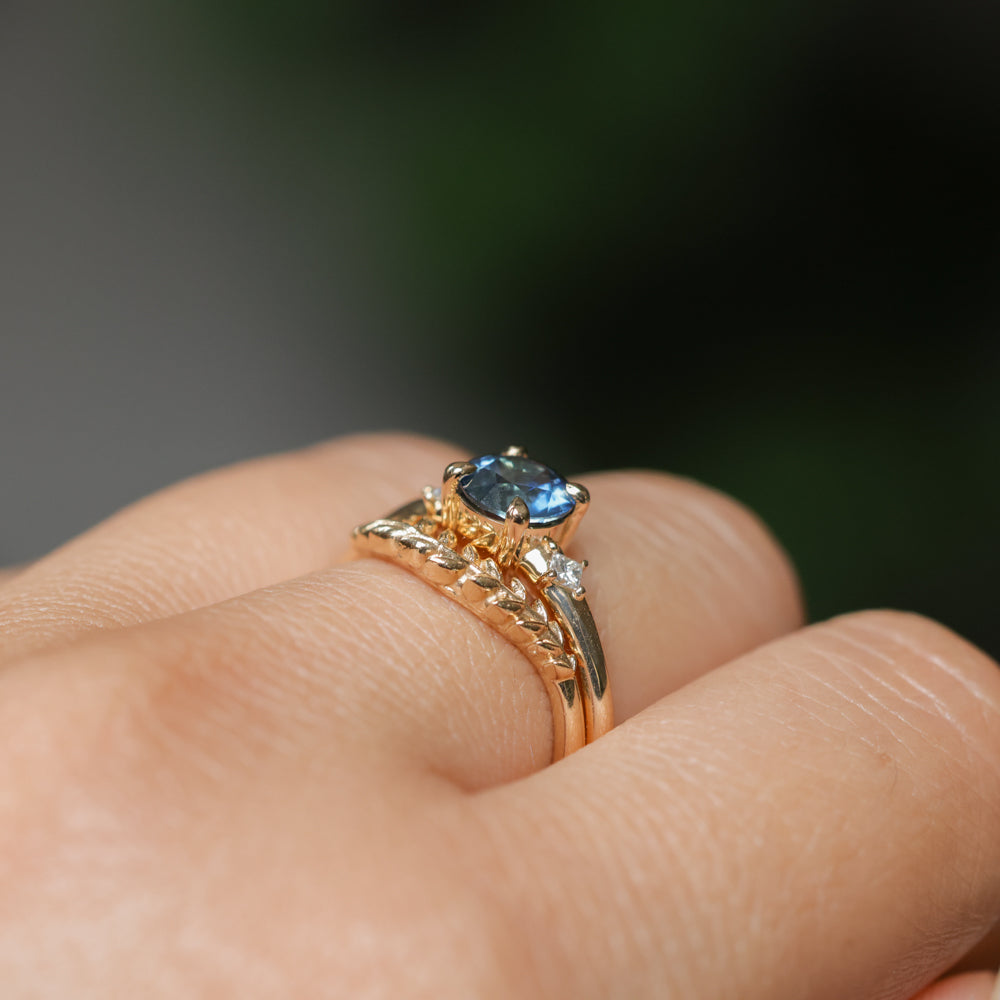 1.03ct Round Montana Sapphire and Princess Cut Diamond Rapids Low Profile Ring in 14k Yellow Gold