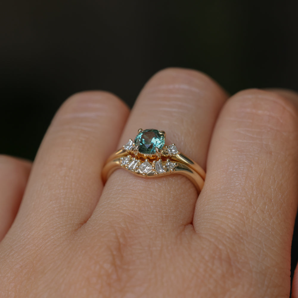0.80ct Round Montana Sapphire and Princess Cut Diamond Rapids Low Profile Ring in 14k Yellow Gold