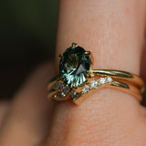 2.07ct Precision Cut Untreated Teal Oval Montana Sapphire Diamond-studded Sea Star Solitaire in 18k Yellow Gold