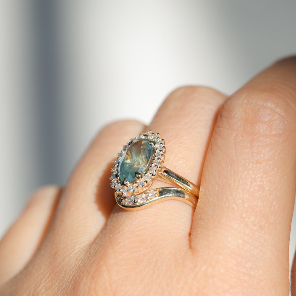 2.54ct Untreated Montana Sapphire Antique-Style Low Profile Diamond Halo Ring in 14k Yellow Gold- Appraised Stone