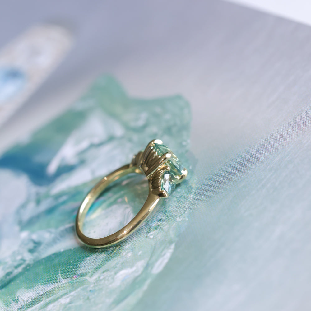 2.75ct Round Untreated Parti Montana Sapphire and Pear Montana Sapphire Three Stone Low Profile Scallop Ring in 18k Yellow Gold