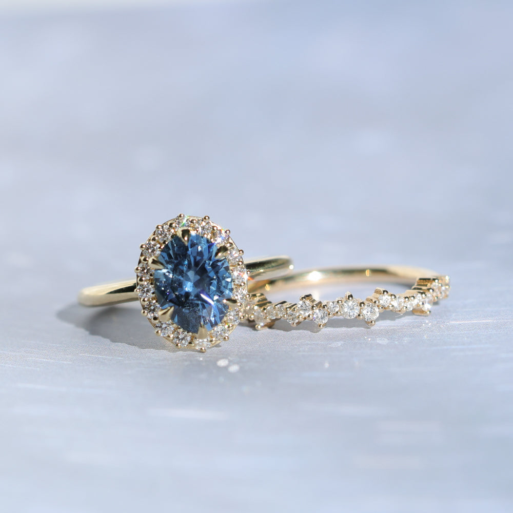 2.52ct Oval Untreated Montana Sapphire Antique-Style Diamond Halo Ring in 18k Yellow Gold