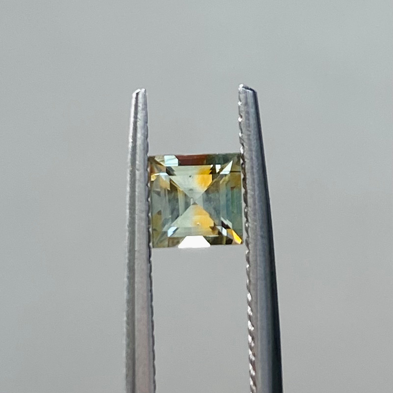 0.75CT SQUARE BRILLIANT PARTI BLUE ORANGE YELLOW MONTANA SAPPHIRE, 4.6MM, UNTREATED