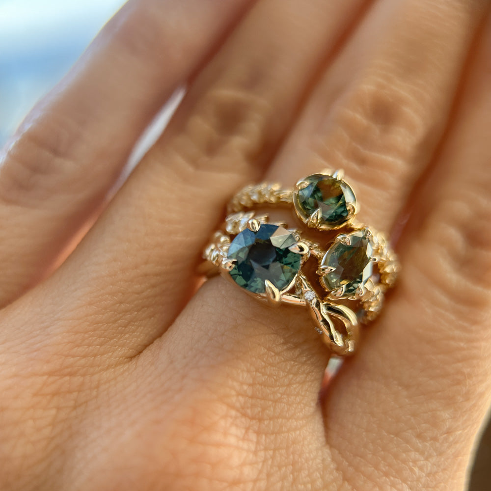 0.92ct Untreated Round Australian Parti Sapphire Low Profile 4 Prong Vine Solitaire with Diamonds in 18k Yellow