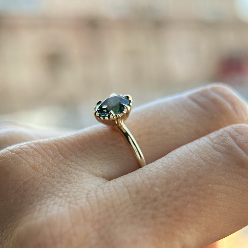 1.20ct Oval Untreated Montana Sapphire Scallop Cup Solitaire in 14k Yellow Gold