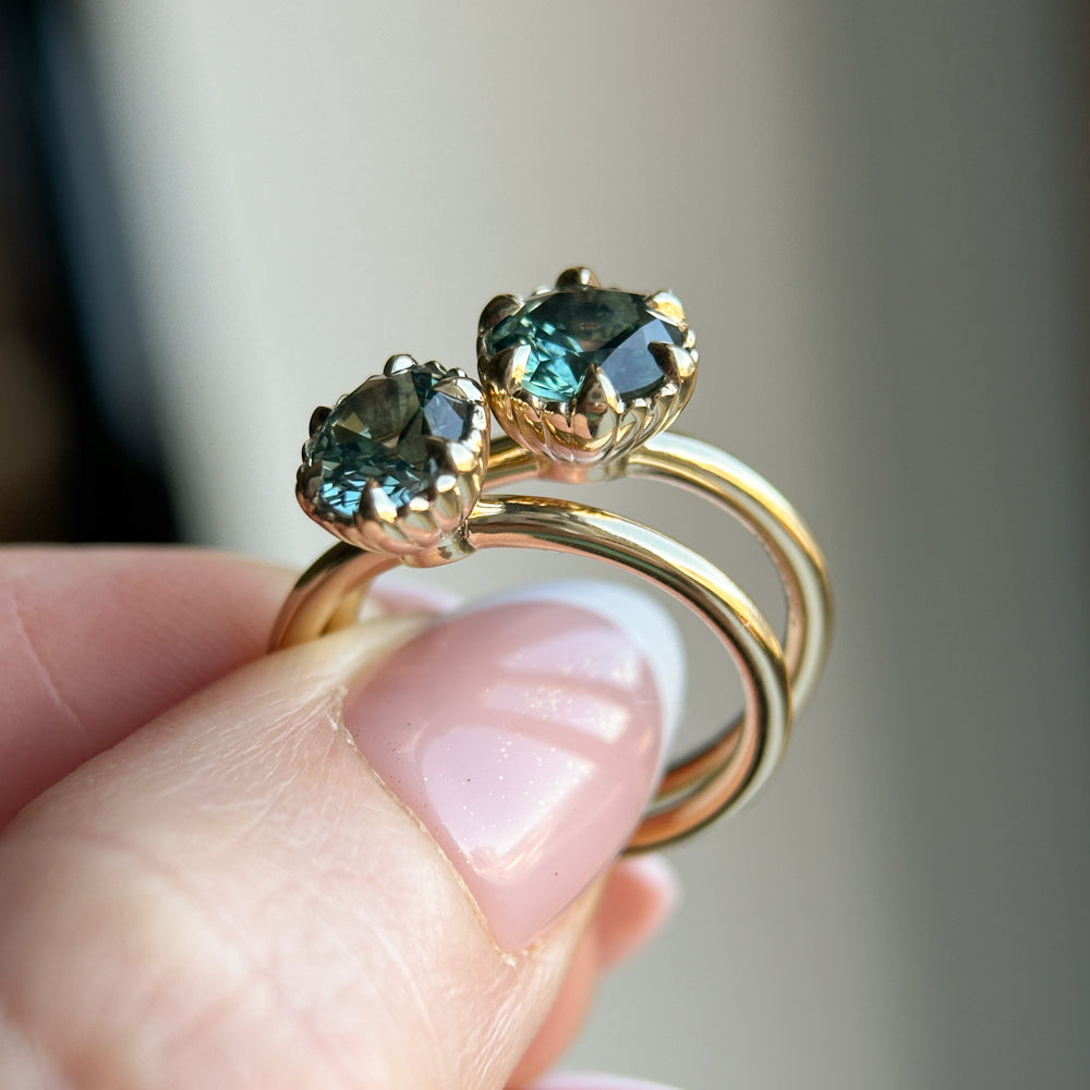 1.34ct Round Teal Montana Sapphire Scallop Cup Solitaire in 14k Yellow Gold