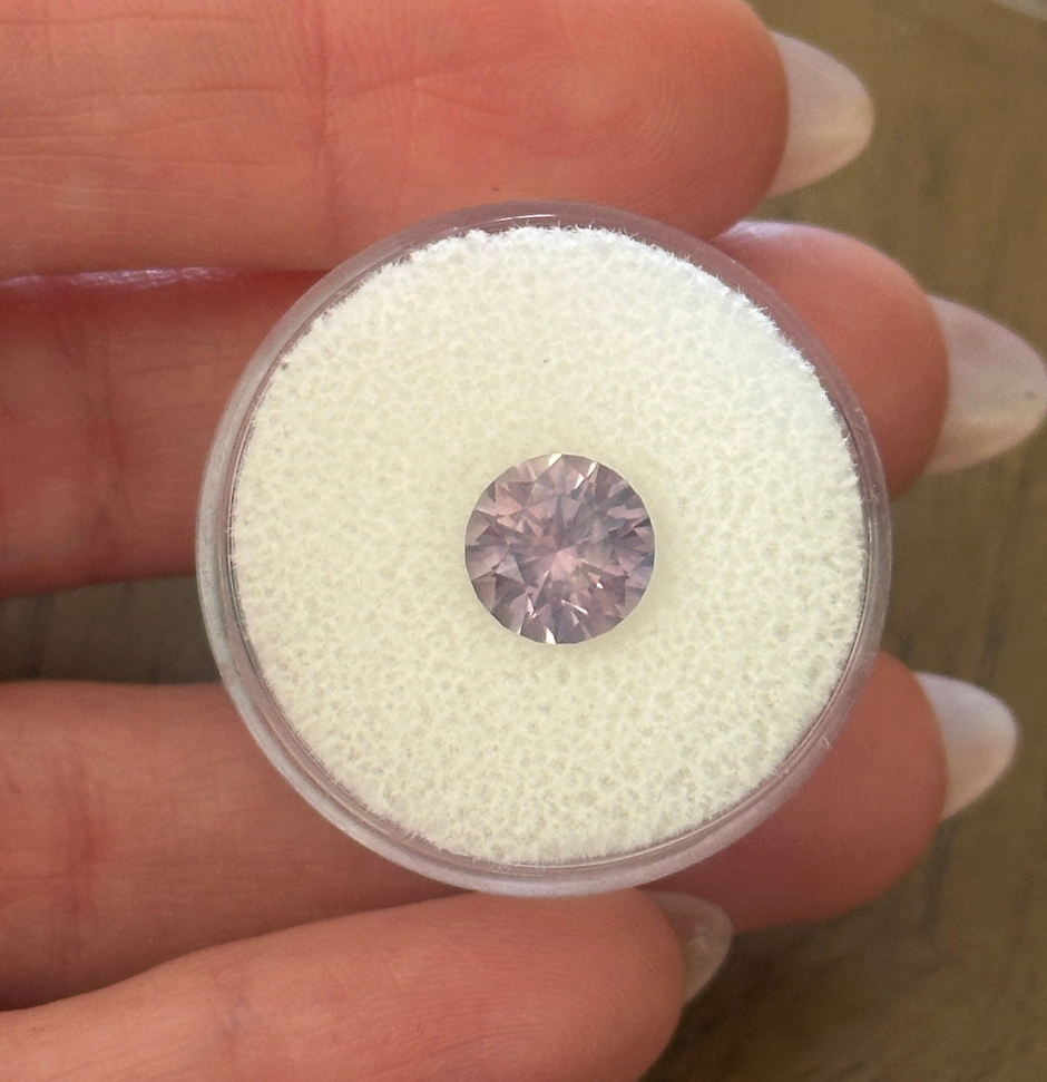 2.40ct Untreated Mauve Precision Cut Montana Sapphire Low Profile Six Prong Split Shank Solitaire in 18k Yellow Gold