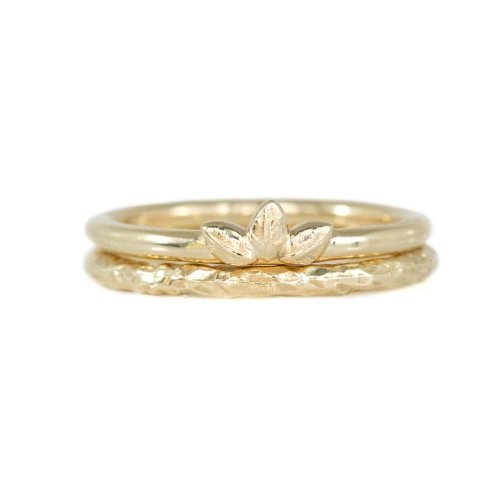 Three Leaves Wedding Band